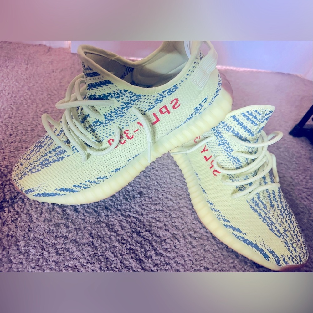 Yeezy Frozen yellows 10.5